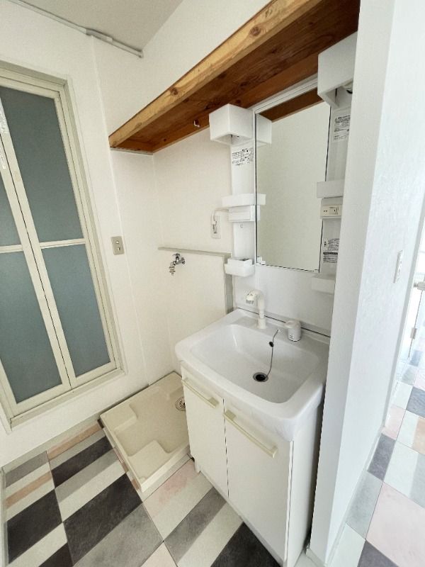 ��ʌ��������܎s����厚�h113-9�̃A�p�[�g�̐��ʏ�