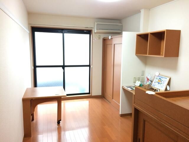 ��ʌ��k�����S�ɓޒ����P���ڂ̃A�p�[�g�̋��ԁE���r���O