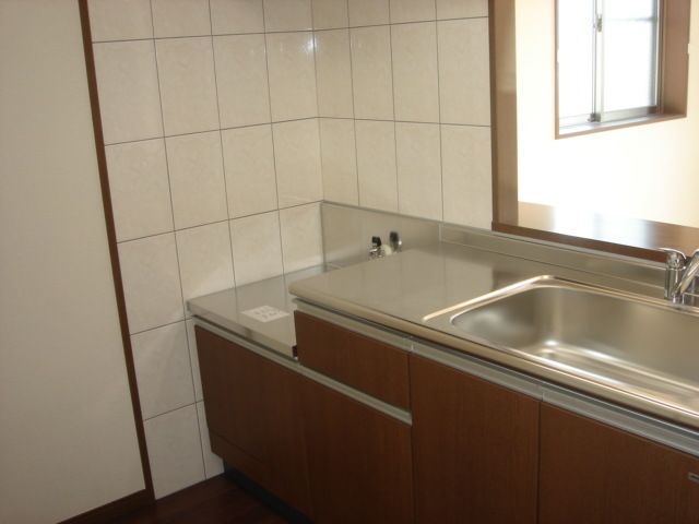 ��ʌ��������܎s������厚����O�̃}���V�����̃L�b�`��