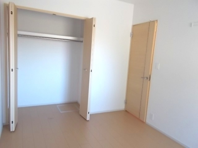 ��ʌ��������܎s�΋�厚�����̃A�p�[�g�̎��[