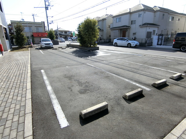 ��ʌ��������܎s������厚����O�̃}���V�����̒��ԏ�