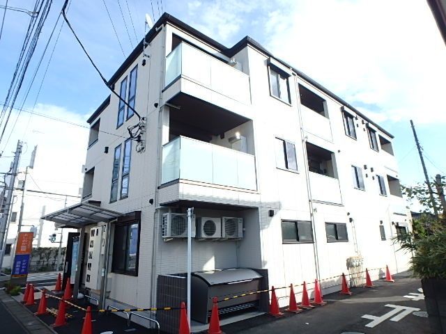 ��ʌ��������܎s��{��������P����262-1�̃A�p�[�g�̌����O��