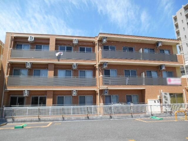 ��ʌ��������܎s�k��{�����R���ڂ̃}���V�����̌����O��