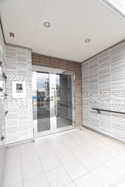 ��ʌ�����s�厚���s�̍��݂̃A�p�[�g�̃G���g�����X