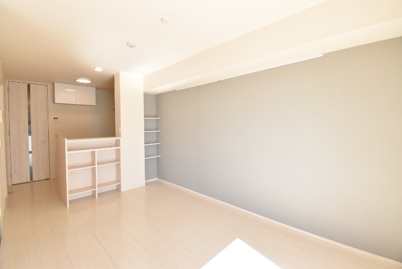 ��ʌ��z�J�s���C�N�^�E���U���ڂ̃A�p�[�g�̋��ԁE���r���O