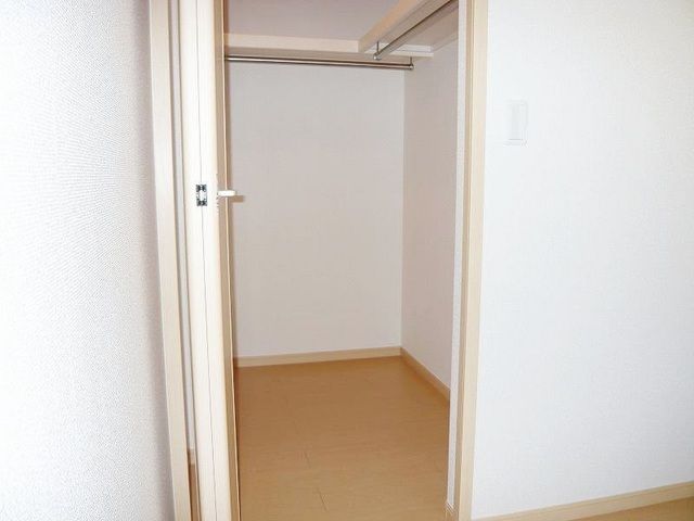 ��ʌ��������܎s���搼��{�R���ڂ̃A�p�[�g�̎��[