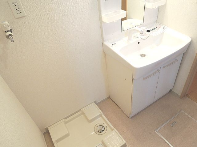 ��ʌ��������܎s���搼��{�R���ڂ̃A�p�[�g�̐��ʏ�