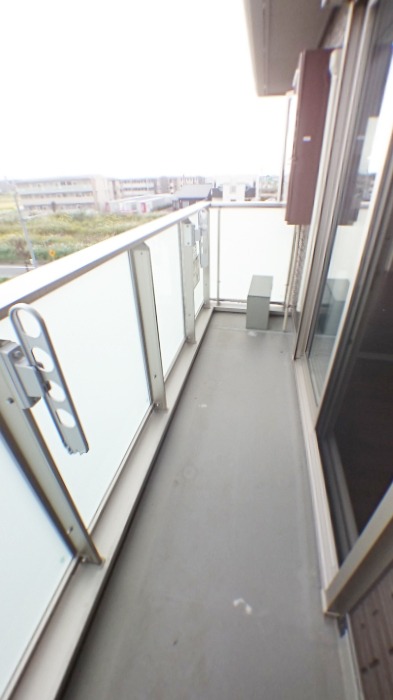 ��ʌ��z�J�s���C�N�^�E���U���ڂ̃A�p�[�g�̃o���R�j�[