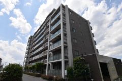 ��ʌ��������܎s�΋�厚���120-1�̃}���V�����̌����O��