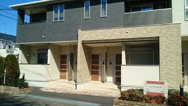 ��ʌ�����s���R�S���ڂ̃A�p�[�g�̃G���g�����X