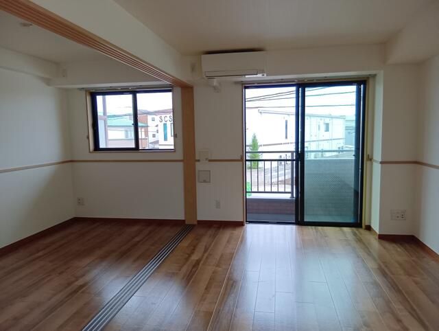 ��ʌ������s���Q���ڂ̃}���V�����̋��ԁE���r���O