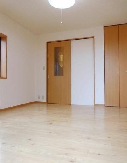 ��ʌ�����s�厚�ΐ_�̃A�p�[�g�̂��̑������E�X�y�[�X