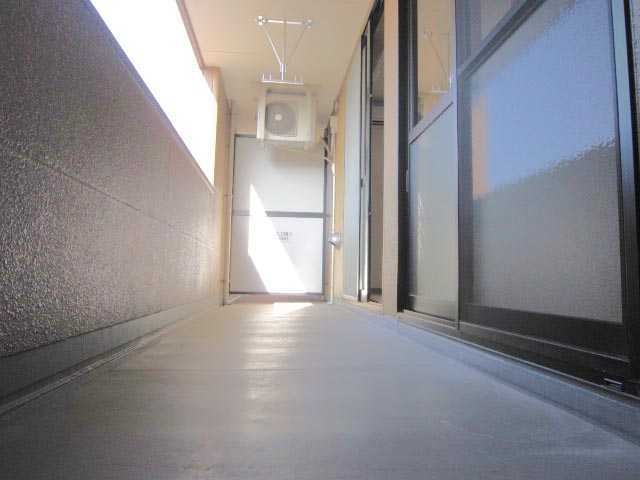 ��ʌ��z�J�s���C�N�^�E���Q���ڂ̃A�p�[�g�̃o���R�j�[