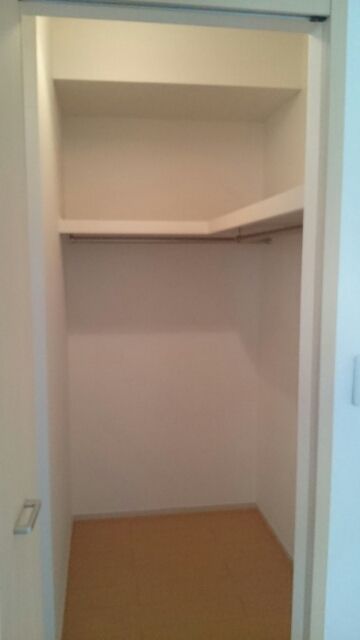 ��ʌ�����s���R�S���ڂ̃A�p�[�g�̎��[