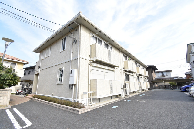 ��ʌ��������܎s�k��{�����̃A�p�[�g�̌����O��