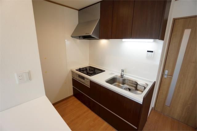 ��ʌ�����s�؂S���ڂ̃A�p�[�g�̃L�b�`��