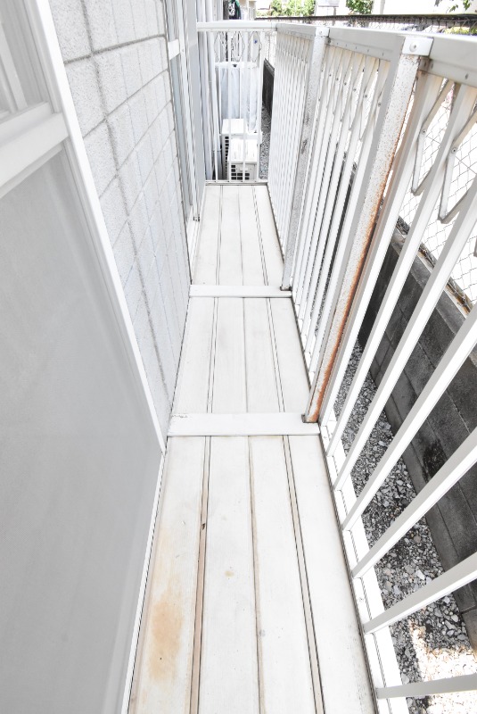 ��ʌ��������܎s�΋�厚���̃A�p�[�g�̃o���R�j�[