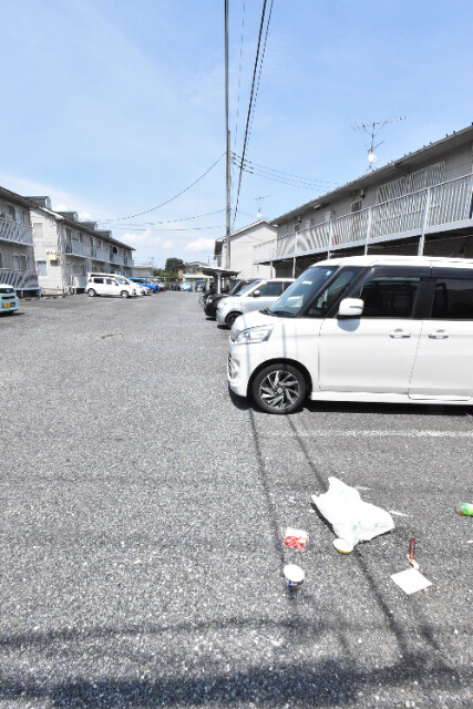 ��ʌ��������܎s�΋�厚���̃A�p�[�g�̒��ԏ�