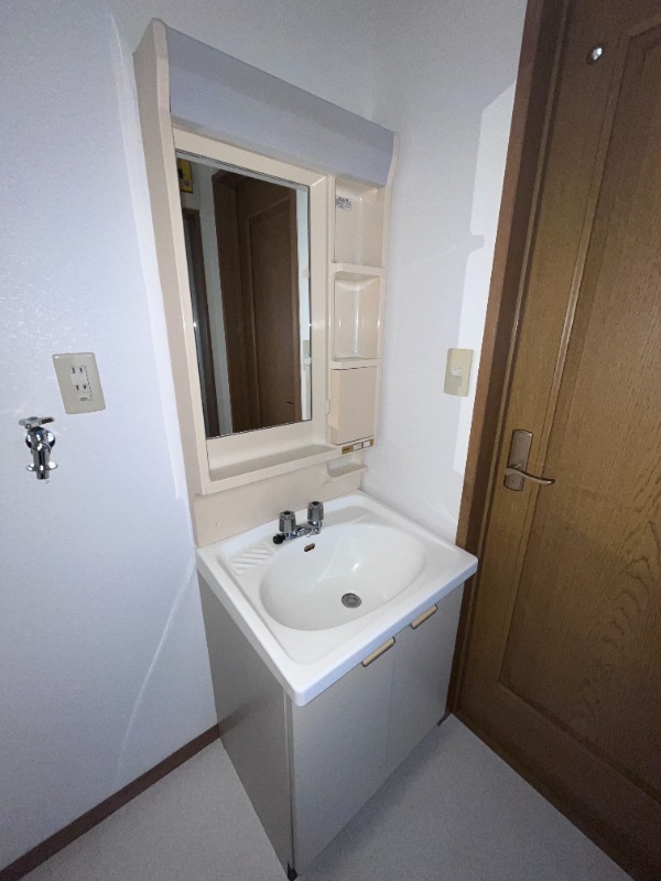 ��ʌ��k�����S�ɓޒ����R���ڂ̃A�p�[�g�̐��ʏ�