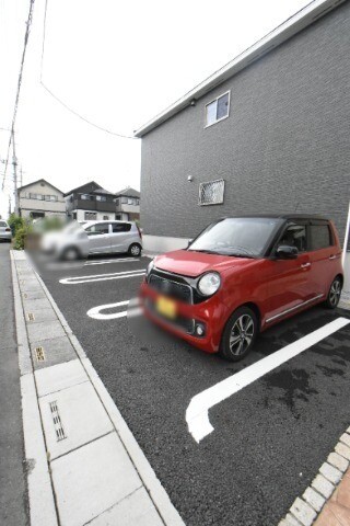 ��ʌ��@�c�s���V�h�T���ڂ̃A�p�[�g�̒��ԏ�