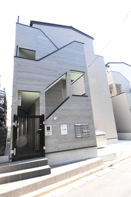 ��ʌ��������܎s�Y�a��̉ƂV���ڂ̃A�p�[�g�̌����O��