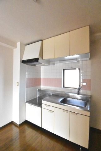 ��ʌ�����s�씵���J�V���ڂ̃A�p�[�g�̃L�b�`��