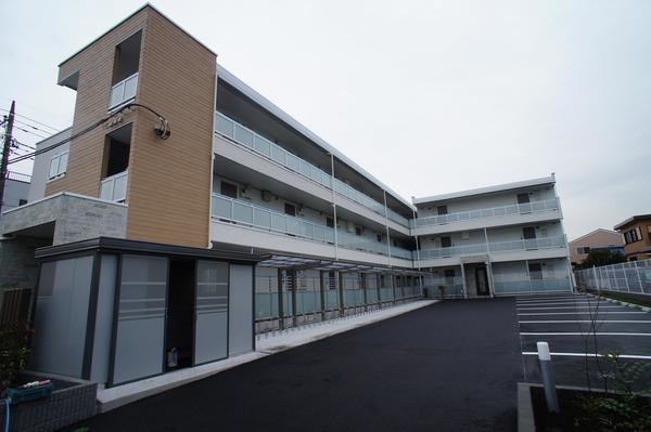 ��ʌ�����s�����R���ڂ̃}���V�����̌����O��