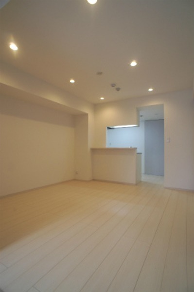 ��ʌ�����s�����R���ڂ̃}���V�����̋��ԁE���r���O