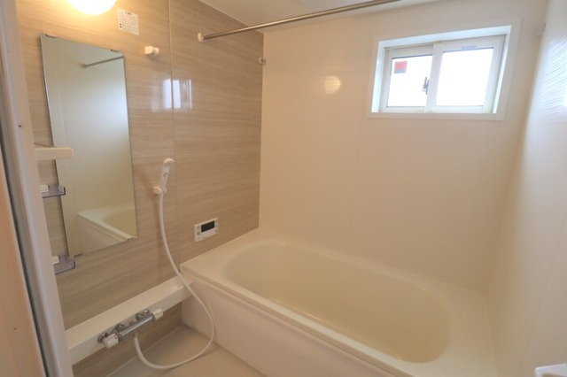 ��ʌ��z�J�s���C�N�^�E���U���ڂ̃A�p�[�g�̃o�X