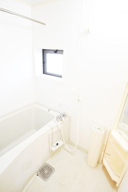 ��ʌ��������܎s��{��k�ܒ��Q���ڂ̃A�p�[�g�̃o�X