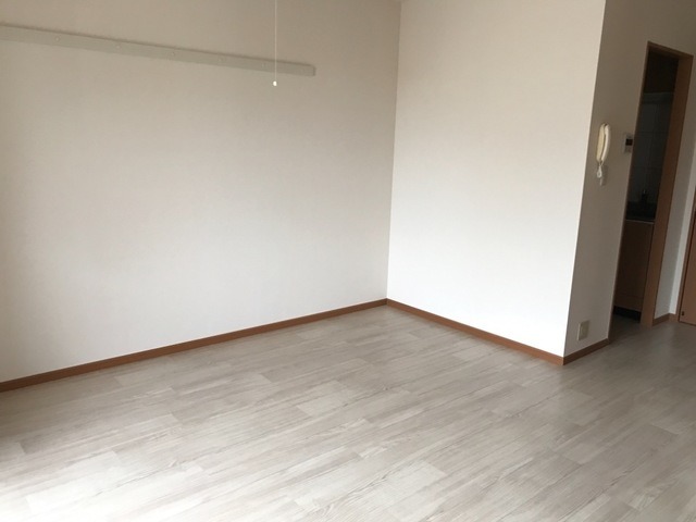 ��ʌ��������܎s��΋���q�T���ڂ̃A�p�[�g�̂��̑������E�X�y�[�X