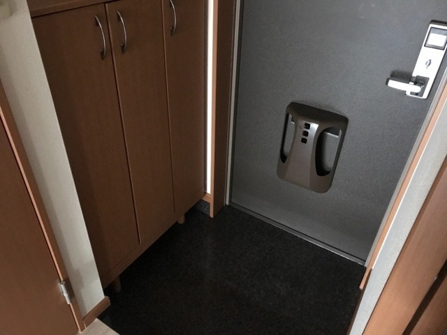 ��ʌ��������܎s��΋���q�T���ڂ̃A�p�[�g�̌���