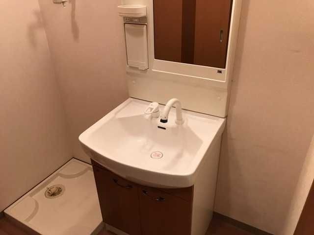 ��ʌ��������܎s��΋���q�T���ڂ̃A�p�[�g�̐��ʏ�