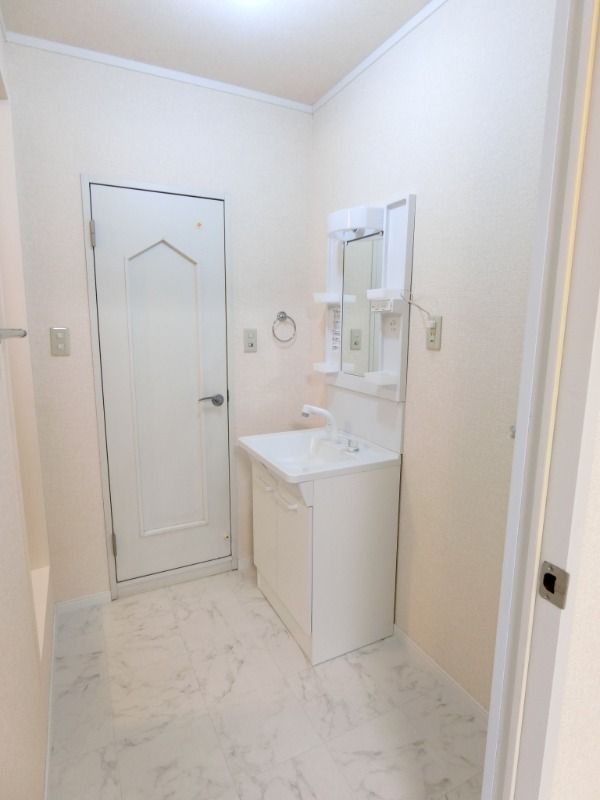 ��ʌ��������܎s�����擌��{�Q���ڂ̃A�p�[�g�̐��ʏ�