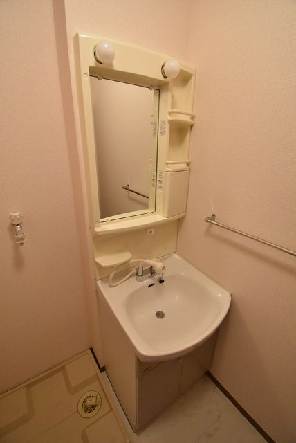 ��ʌ��������܎s��{��O���P���ڂ̃A�p�[�g�̐��ʏ�