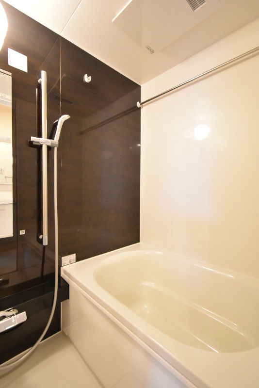 ��ʌ��������܎s�k�擌�听���P���ڂ̃A�p�[�g�̃o�X