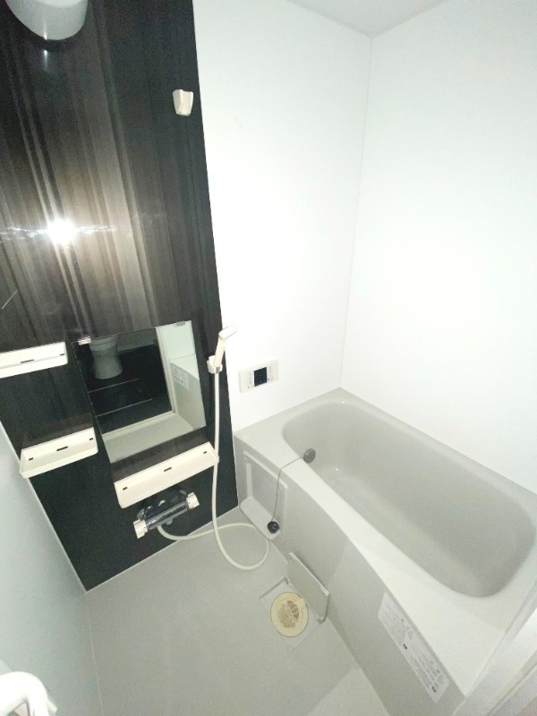 ��ʌ��������܎s�Y�a��̉ƂQ���ڂ̃A�p�[�g�̃o�X