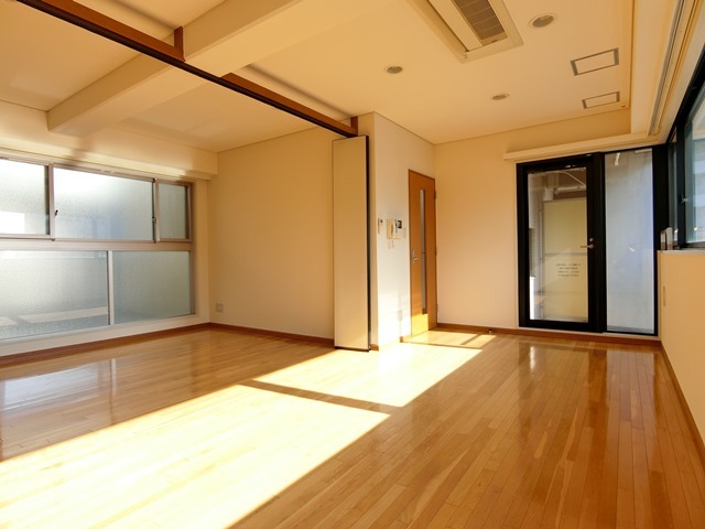 ��ʌ��������܎s��{�扺���Q���ڂ̃}���V�����̋����E���r���O