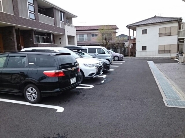 ��ʌ��������܎s����厚�w��̃A�p�[�g�̒��ԏ�