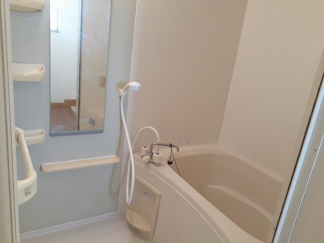 ��ʌ��k�����S�ɓޒ������j�T���ڂ̃A�p�[�g�̃o�X