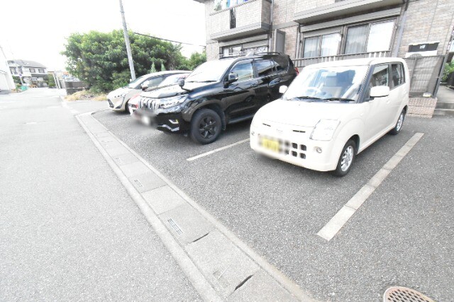 ��ʌ��������܎s�΋��Ԗ؂R���ڂ̃A�p�[�g�̒��ԏ�