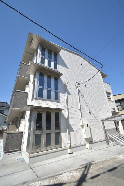 ��ʌ��������܎s�Y�a��{���T���ڂ̃A�p�[�g�̌����O��