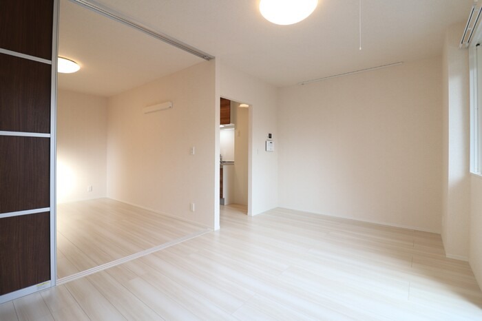 ��ʌ��������܎s�Y�a��{���T���ڂ̃A�p�[�g�̋��ԁE���r���O