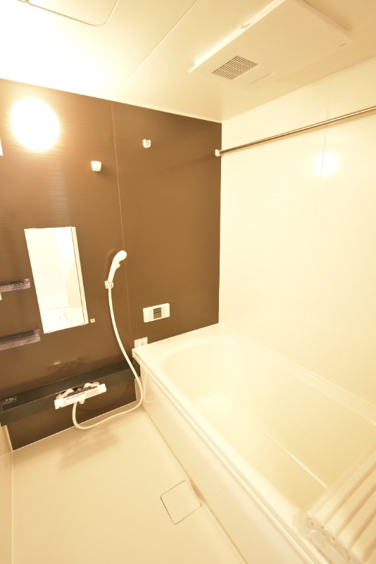 ��ʌ��������܎s�Y�a��{���T���ڂ̃A�p�[�g�̃o�X