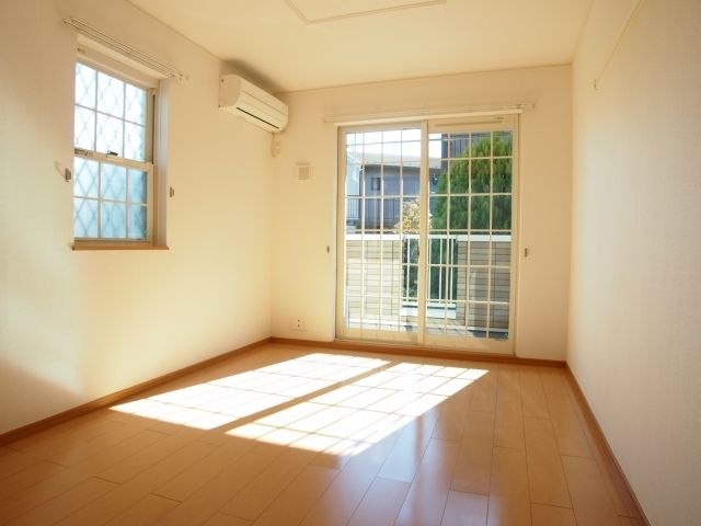 ��ʌ��k�����S�ɓޒ��w���P���ڂ̃A�p�[�g�̋��ԁE���r���O