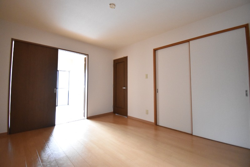 ��ʌ������s�X�쒬�̃}���V�����̋��ԁE���r���O