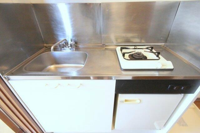 ��ʌ��������܎s��{��k�ܒ��Q���ڂ̃A�p�[�g�̃L�b�`��