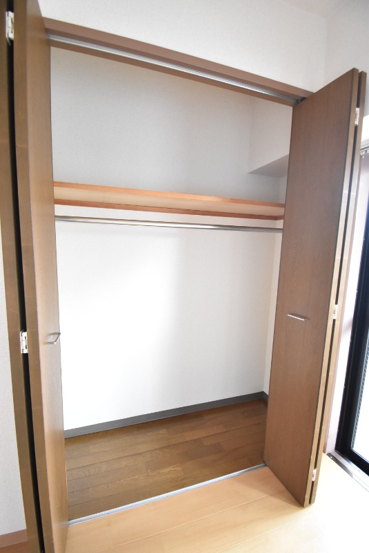 ��ʌ������s�X�쒬�̃}���V�����̎��[