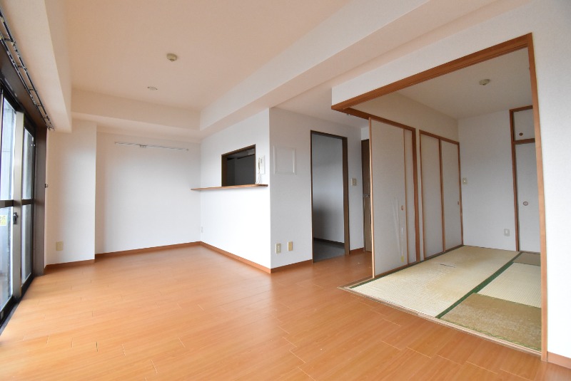 ��ʌ������s�_���Q���ڂ̃}���V�����̋����E���r���O