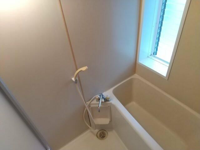 ��ʌ��@�c�s���Q���ڂ̃A�p�[�g�̃o�X